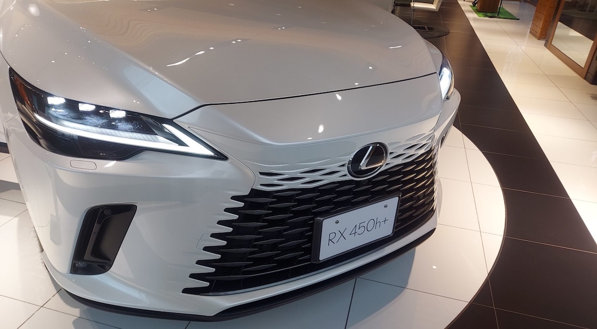レクサスRXのリセールバリューを最大化！最強仕様と売却術
